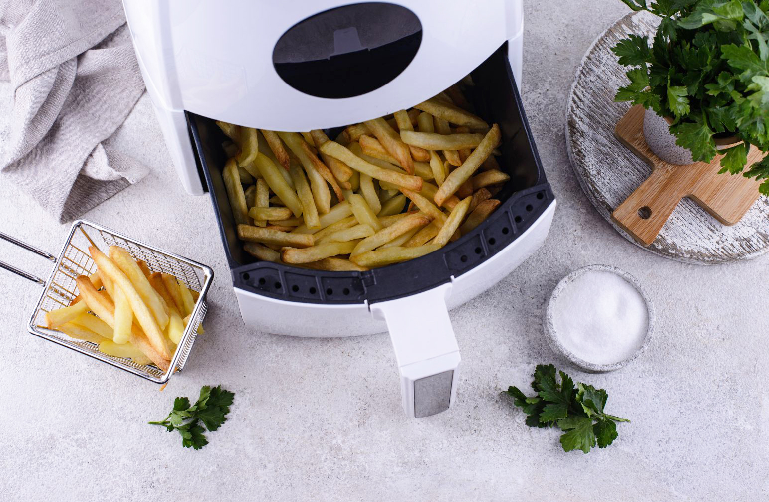 air fryer with french fries